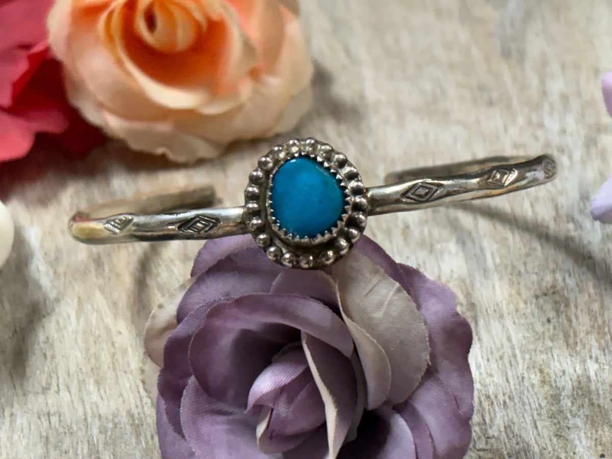 Dainty Kingman Cuff size 7