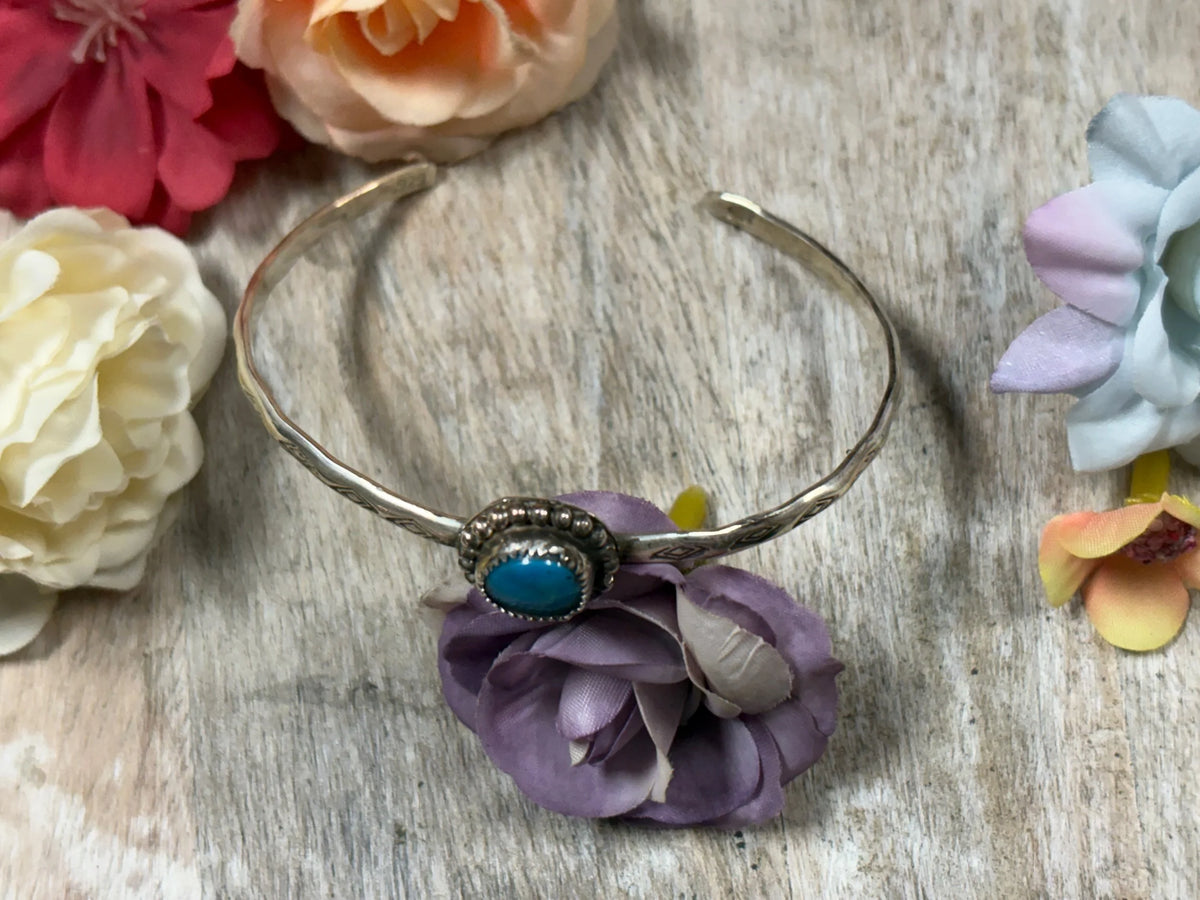 Dainty Kingman Cuff Size 7”