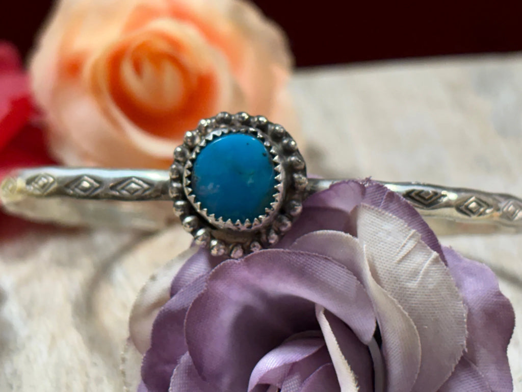 Dainty Kingman Cuff Size 7”